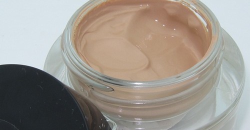 Revlon-Colorstay-Whipped-Creme-Foundation-4